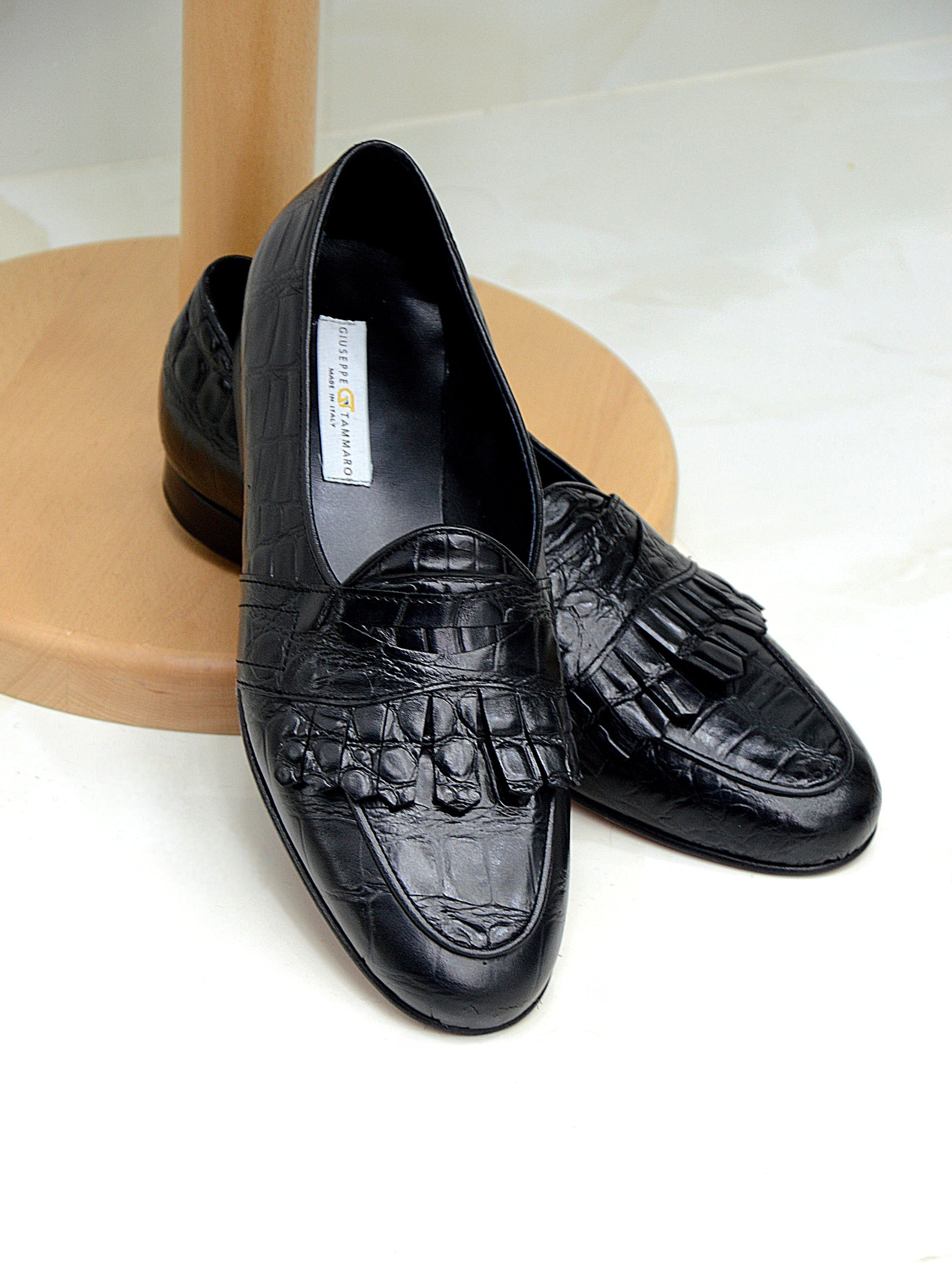 Mocassini con benda e frange cocco nero