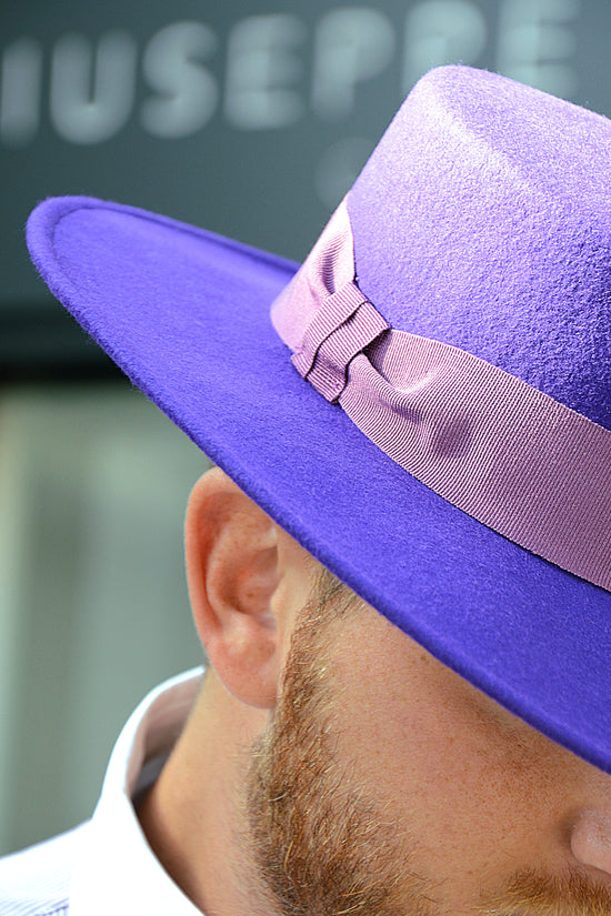 Cappello a cilindro piatto in feltro viola
