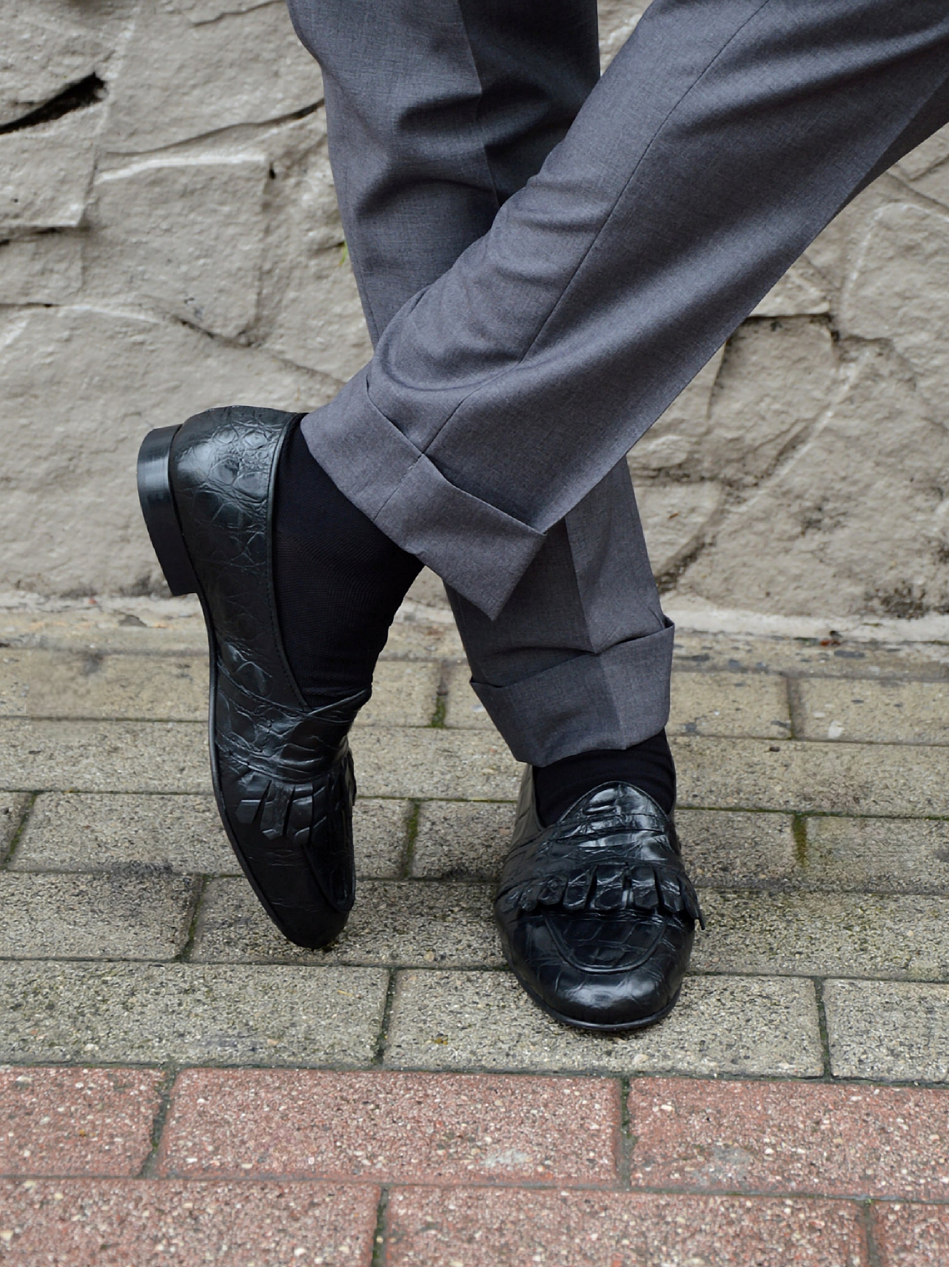 Mocassini con benda e frange cocco nero