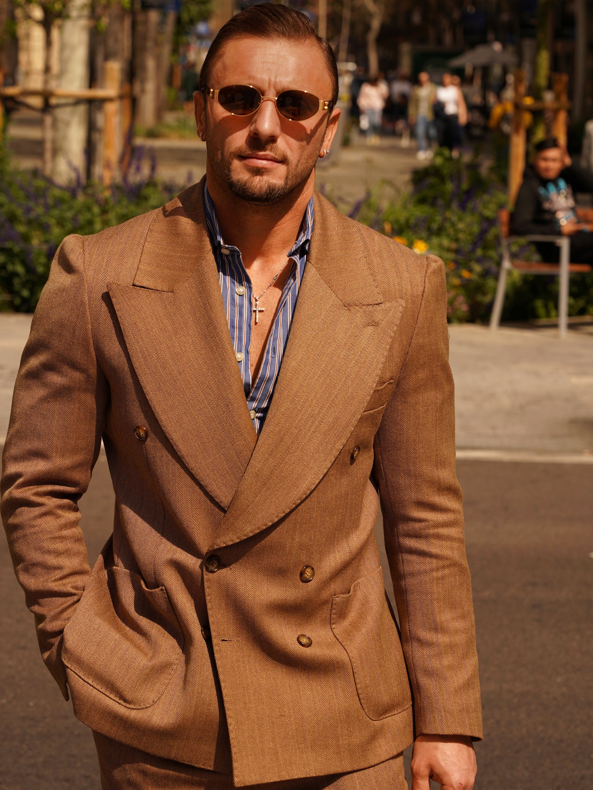 Abito Extensive doppiopetto petto a lancia spigato marrone