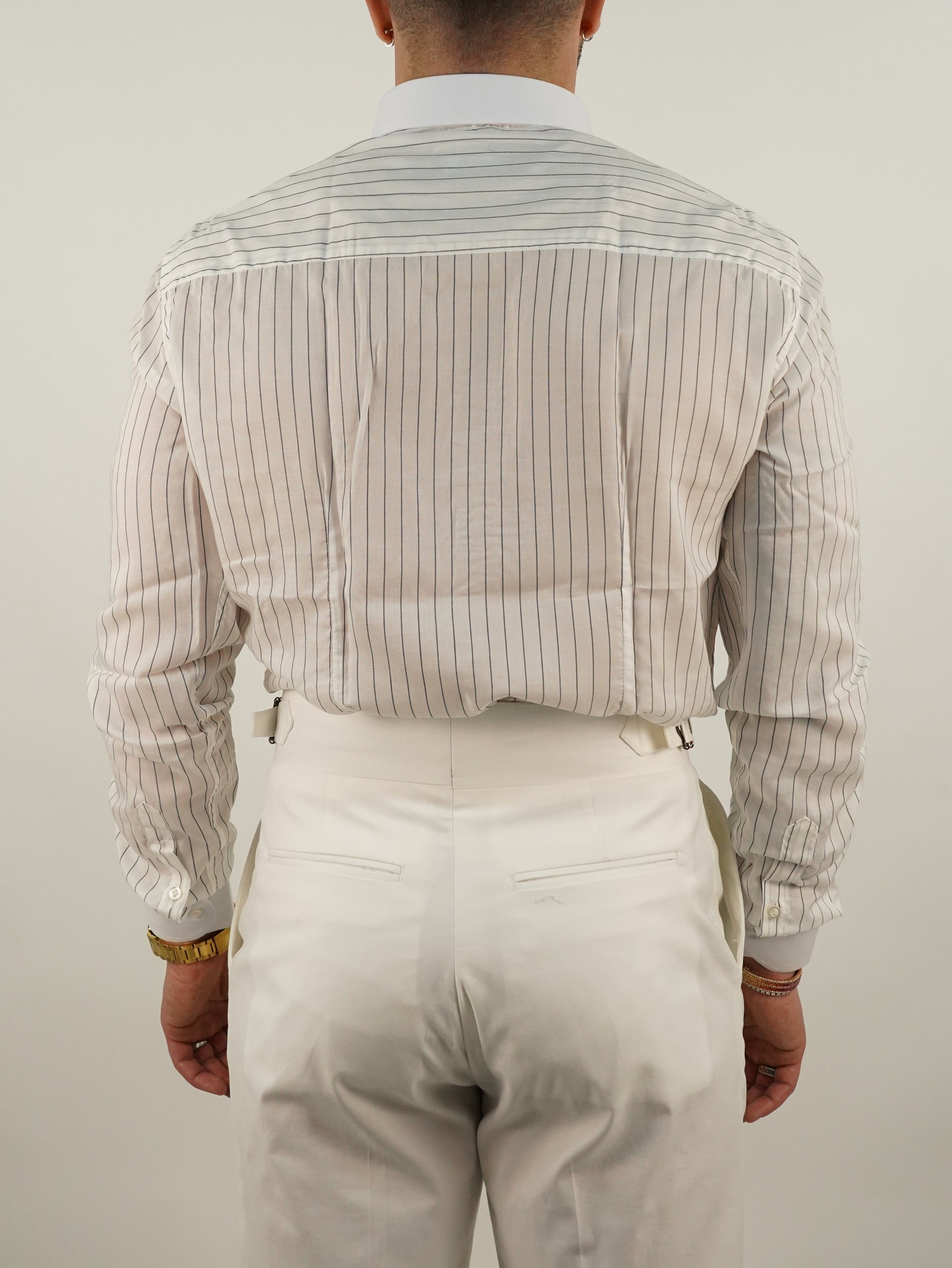 Camicia collo club fondo bianco riga nera