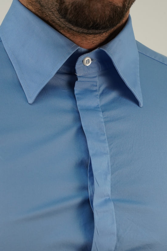 Camicia collo a vela con bottoni a scomparsa azzurra
