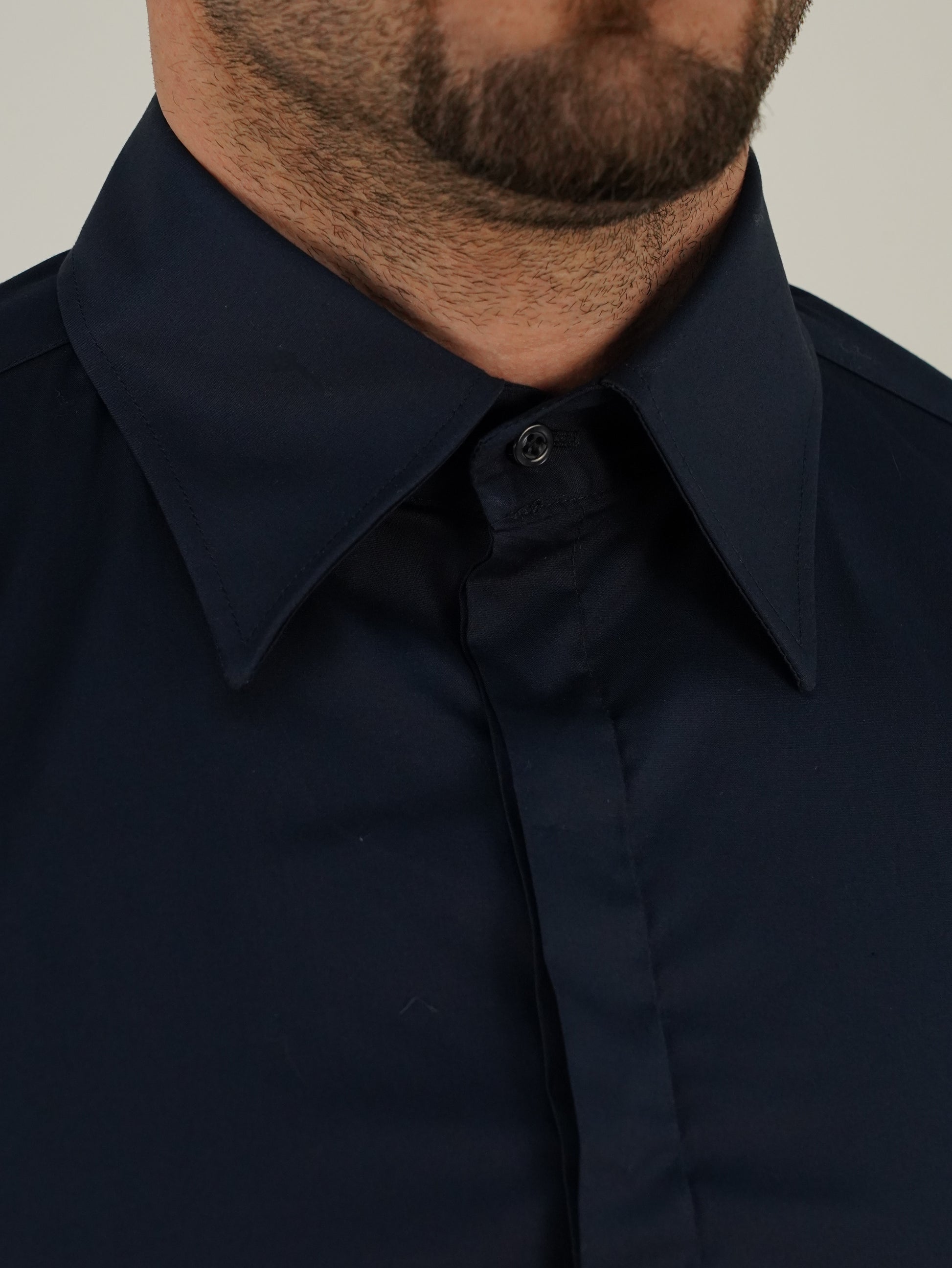 Camicia collo a vela con bottoni a scomparsa blu