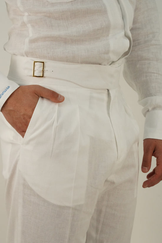 Gurkha in lino bianco con fibbia laterale regolabile