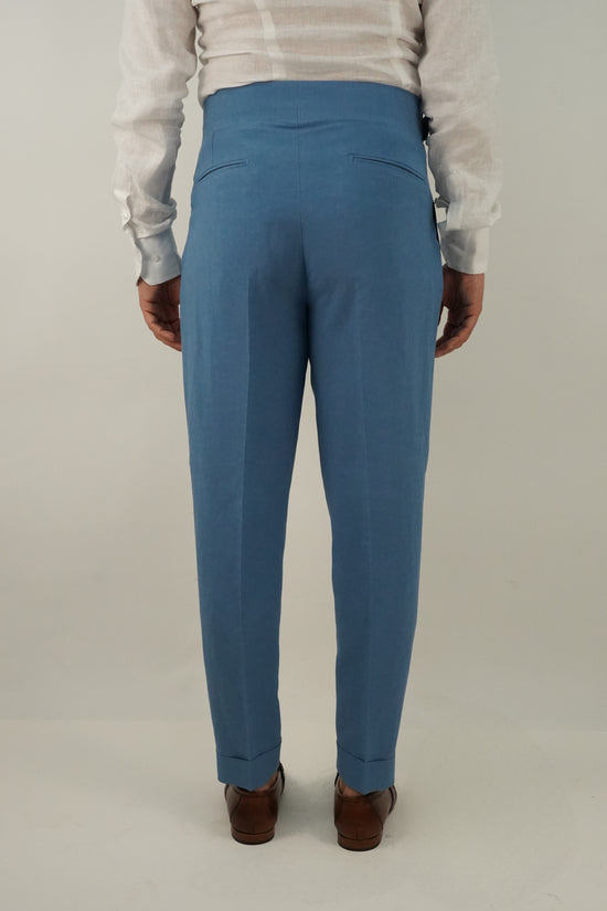 Gurkha in lino azzurro con fibbia laterale regolabile