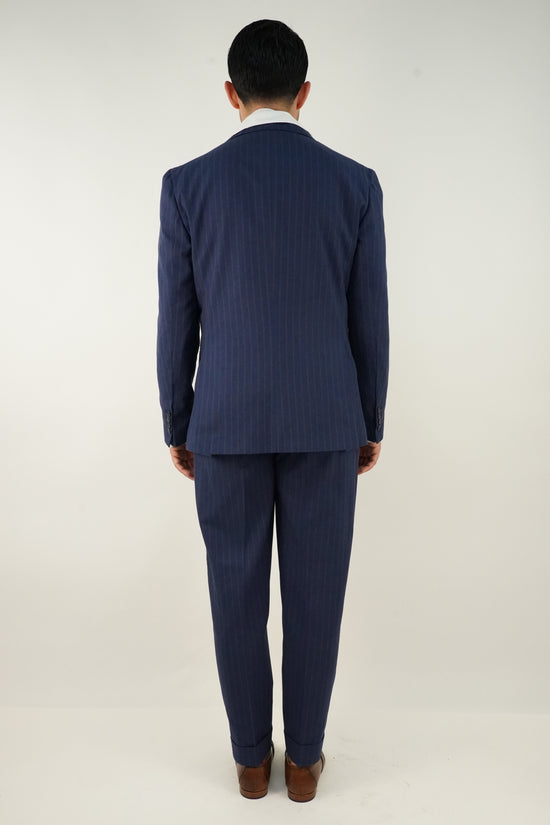 Abito Extensive doppiopetto petto a lancia blu gessato rigo marrone