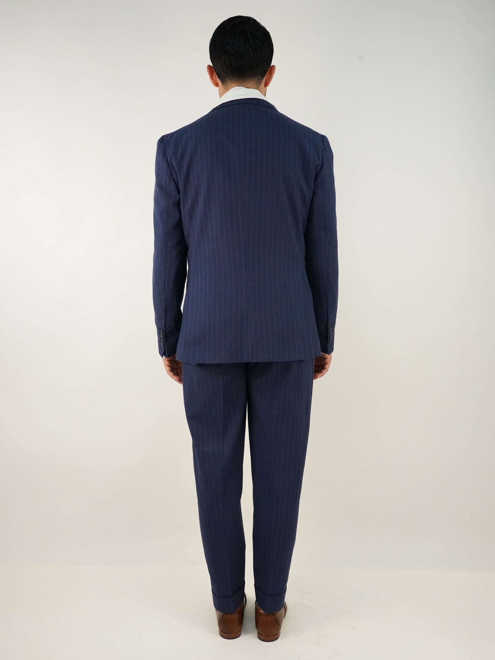 Abito Extensive doppiopetto petto a lancia blu gessato rigo marrone