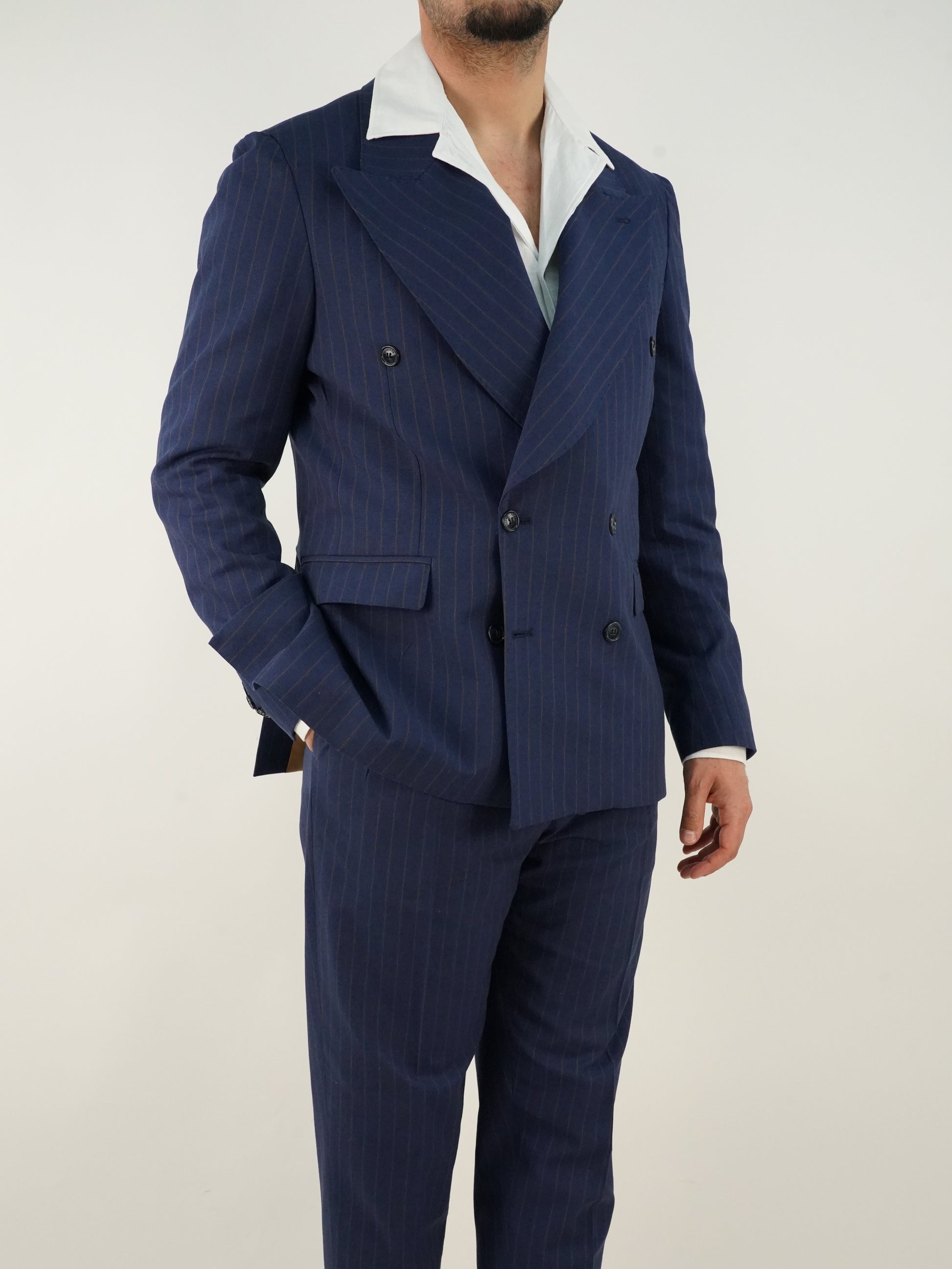 Abito Extensive doppiopetto petto a lancia blu gessato rigo marrone