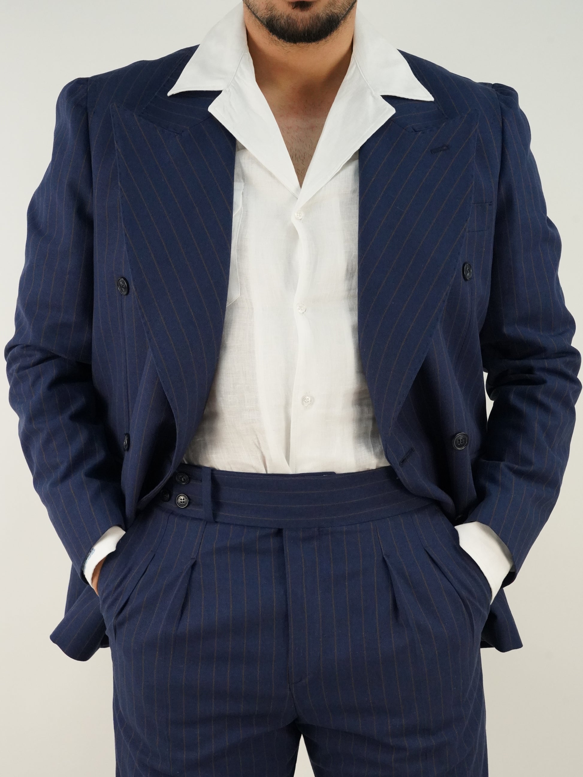 Abito Extensive doppiopetto petto a lancia blu gessato rigo marrone