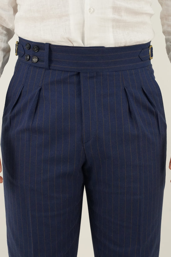 Gurkha blu gessato rigo marrone con 4 bottoni e fibbie stringenti laterali