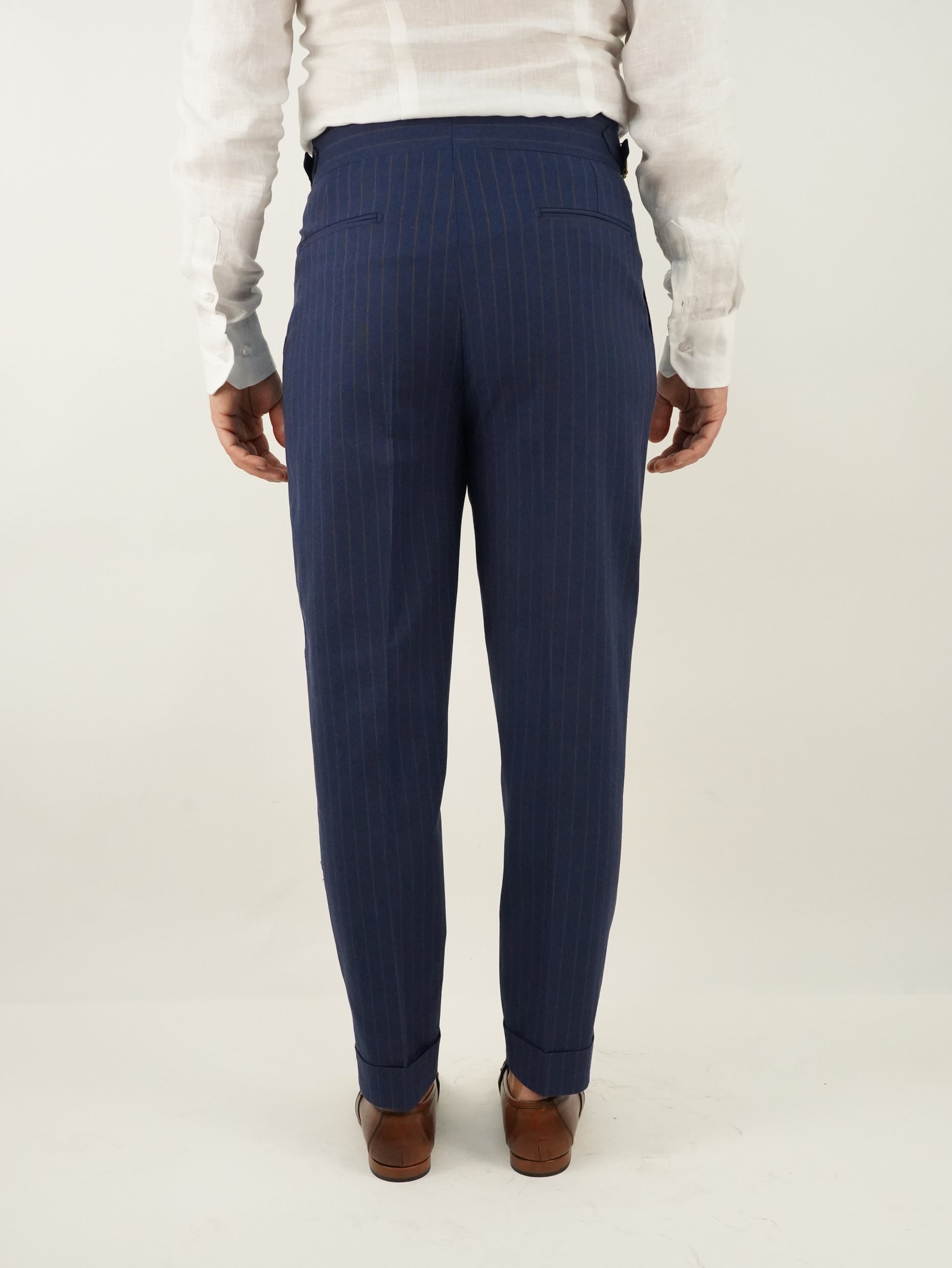 Abito Extensive doppiopetto petto a lancia blu gessato rigo marrone