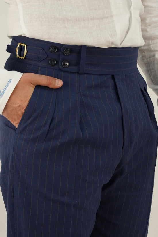 Gurkha blu gessato rigo marrone con 4 bottoni e fibbie stringenti laterali