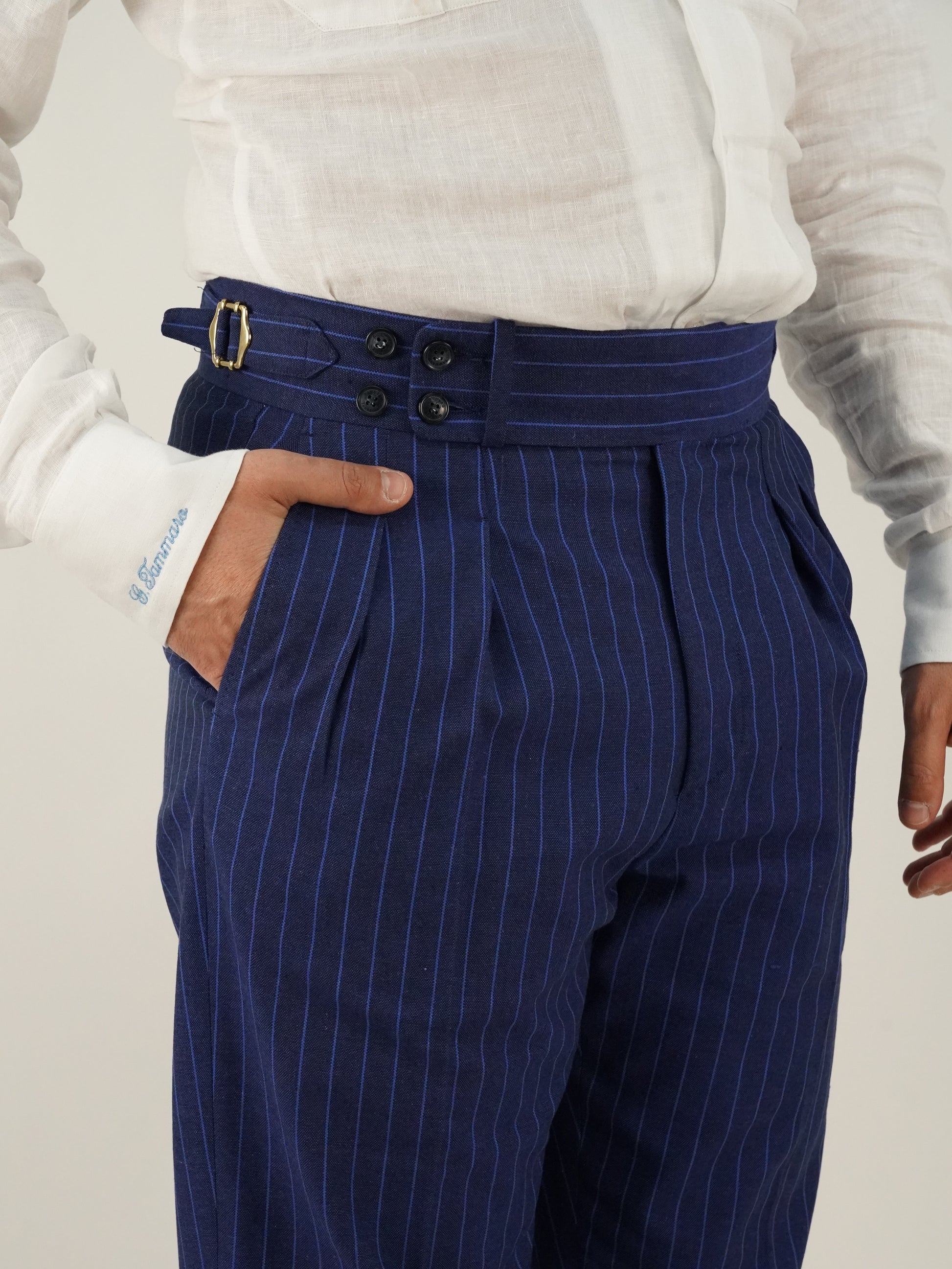 Gurkha blu gessato rigo azzurro con 4 bottoni e fibbie stringenti laterali