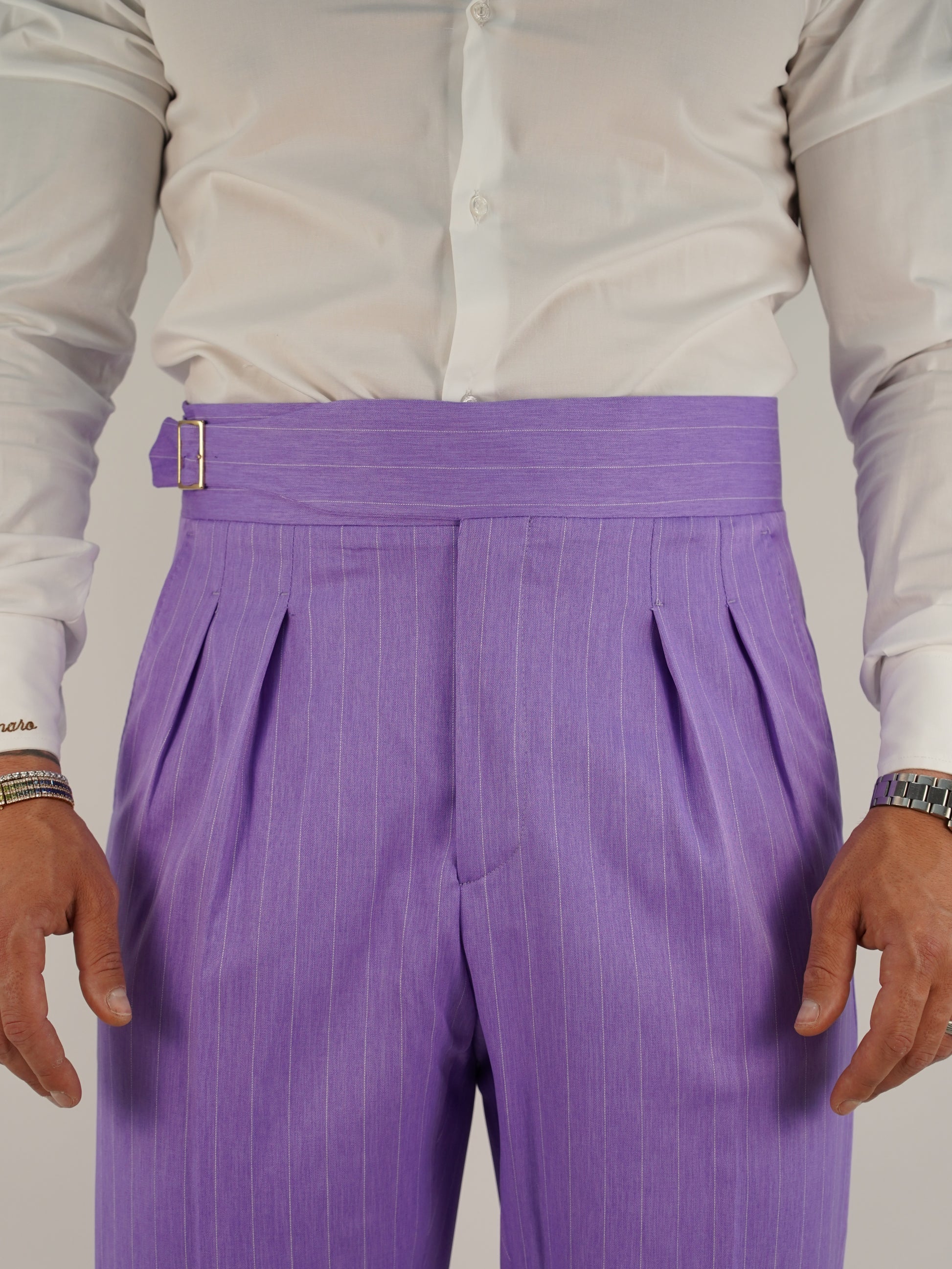 Gurkha lilla gessato con fibbia laterale regolabile