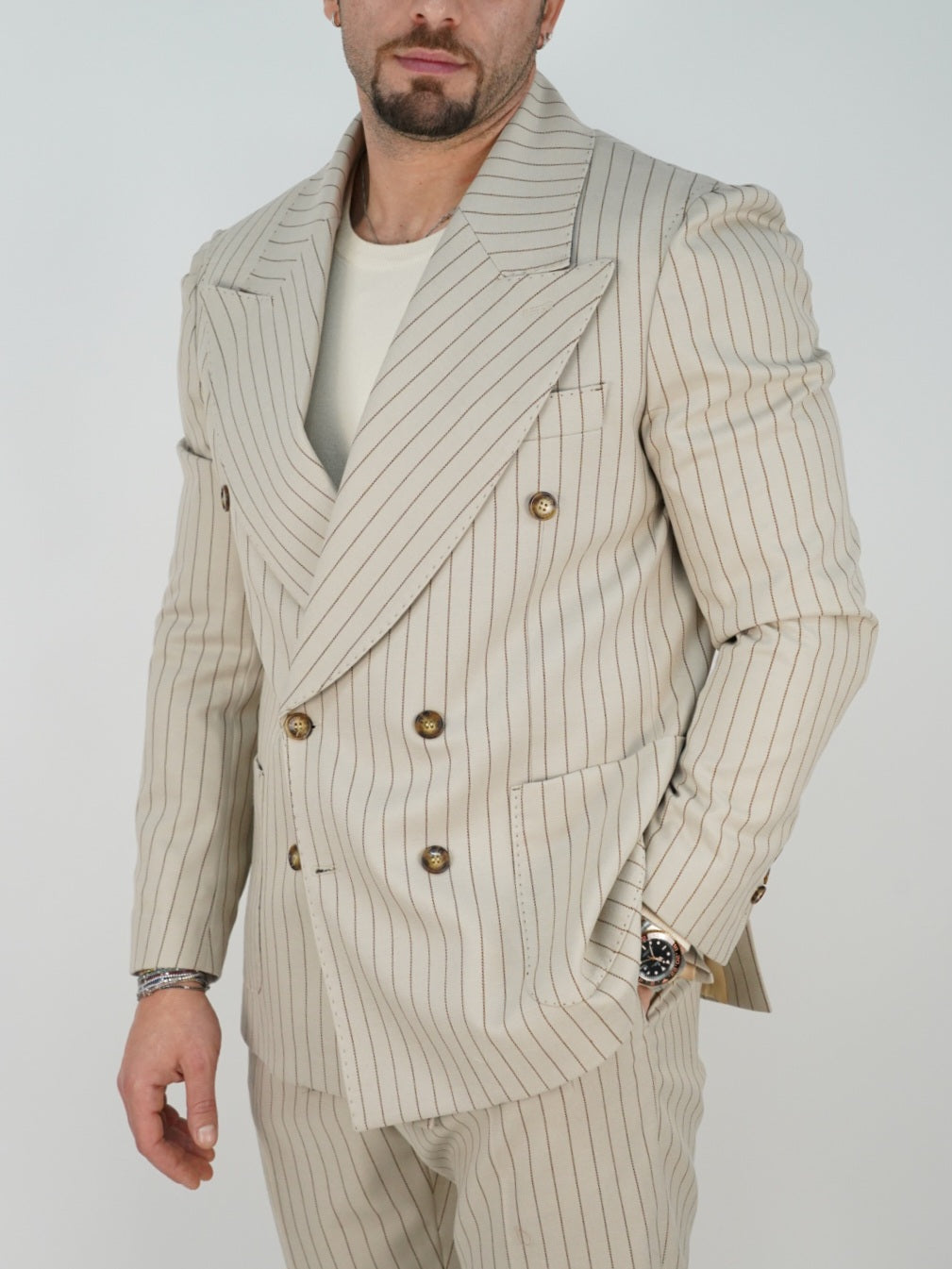 Abito Extensive doppiopetto petto a lancia gessato panna