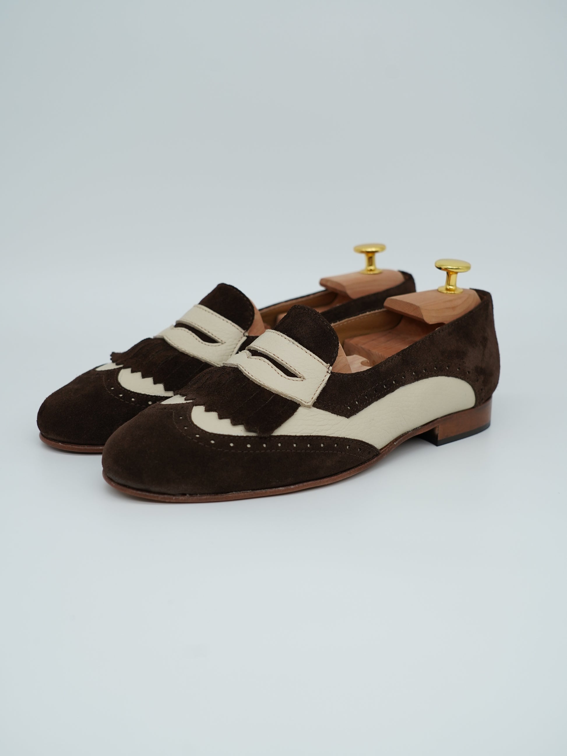 Mocassino inglese in pelle scamosciata bicolore cacao/panna