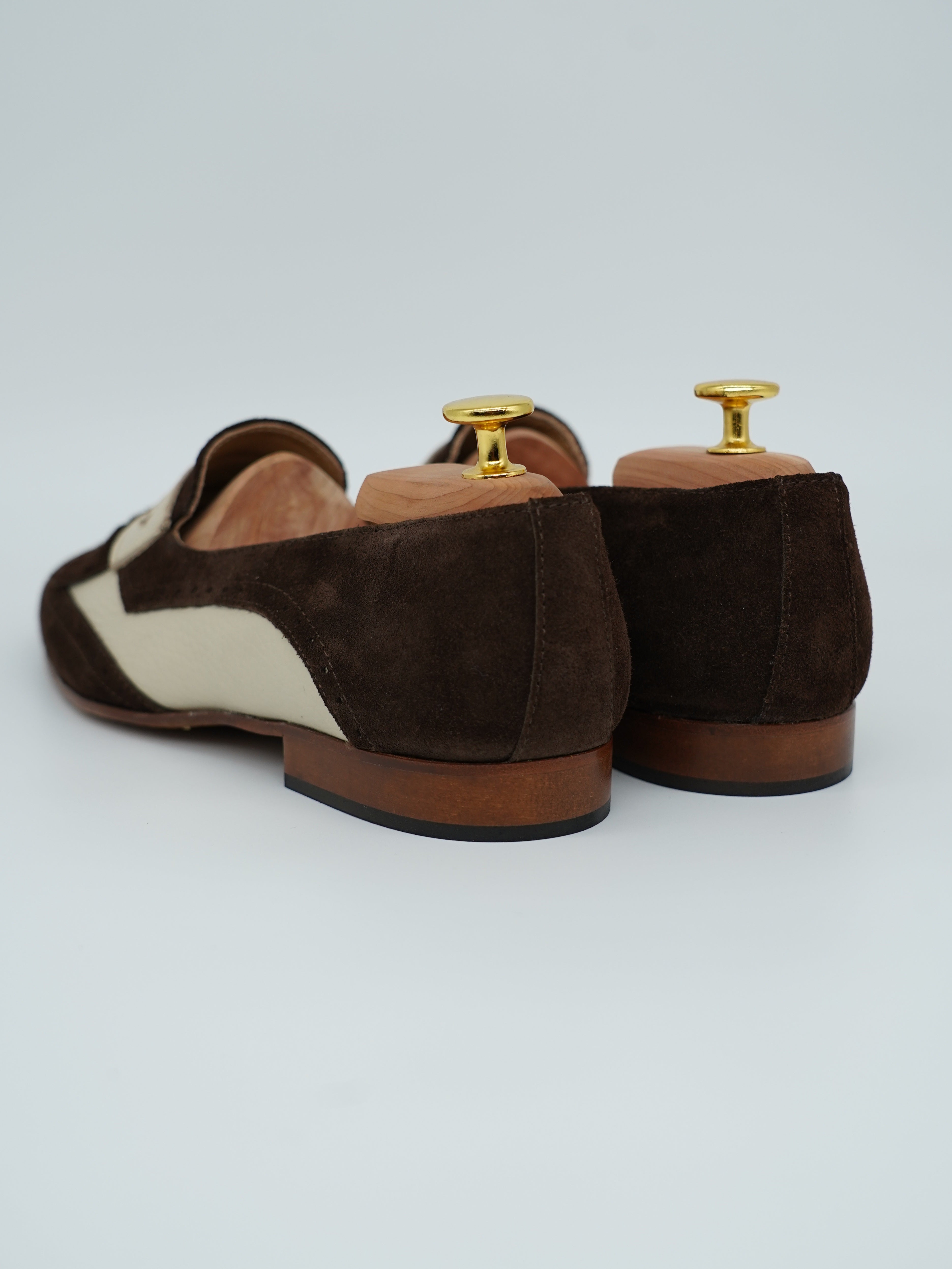 Mocassino inglese in pelle scamosciata bicolore cacao/panna