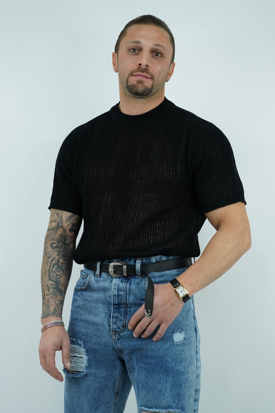 T-shirt forata nera