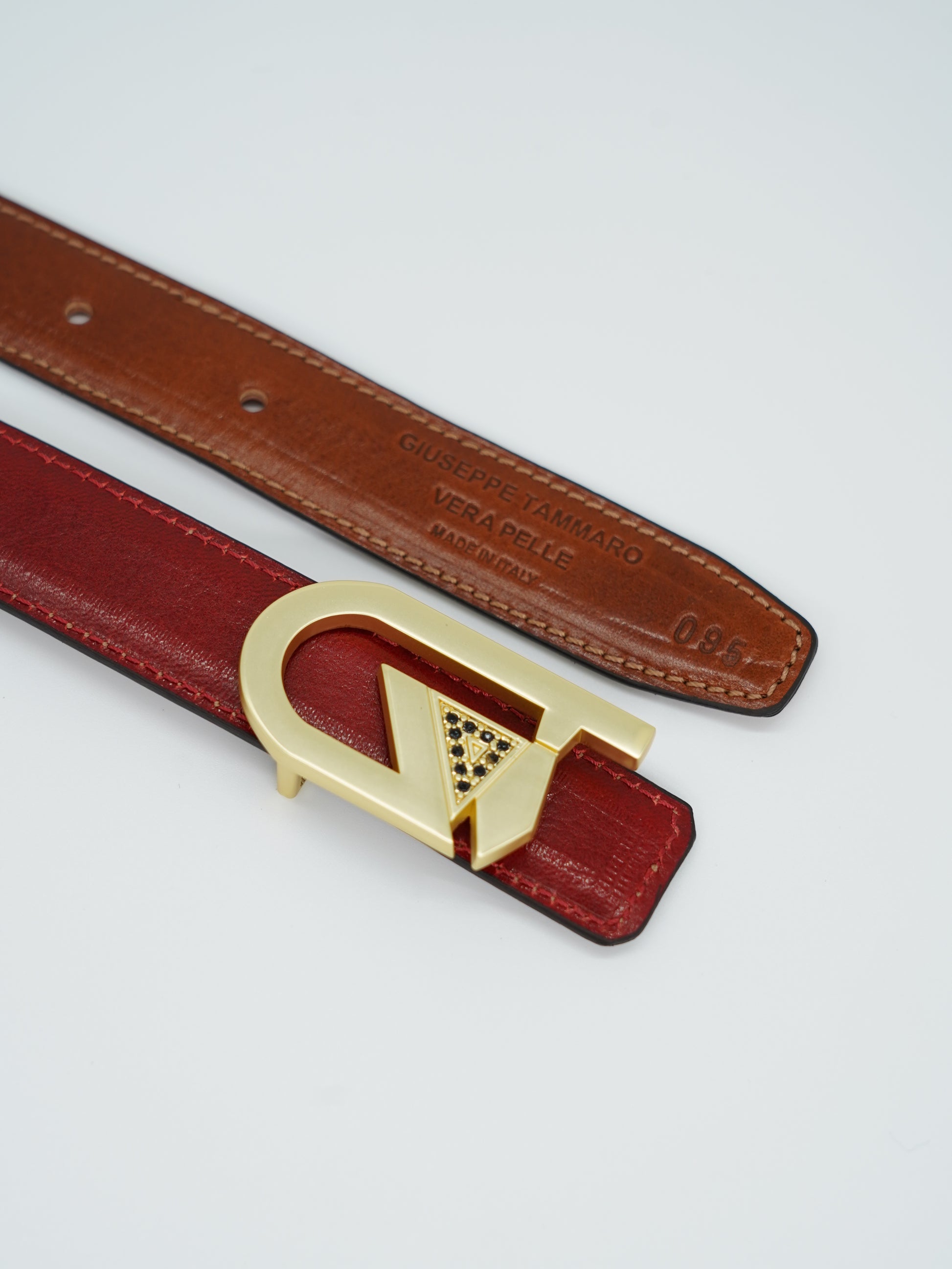 Cintura GT reversibile 2,5cm in pelle di vitello primo fiore tamponato a mano rosso Inglese/cuoio con fibbia oro satinato