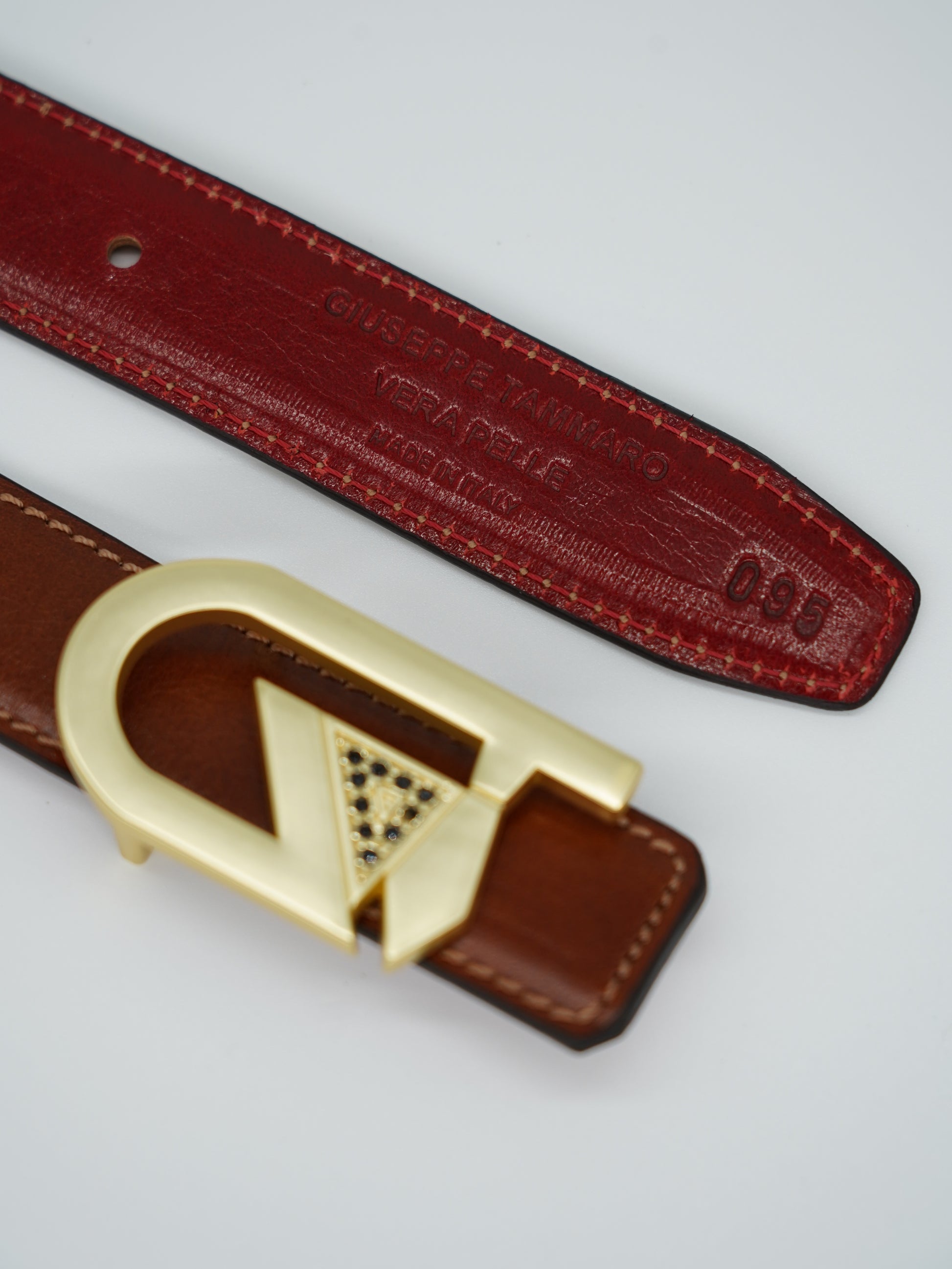 Cintura GT reversibile 2,5cm in pelle di vitello primo fiore tamponato a mano rosso Inglese/cuoio con fibbia oro satinato