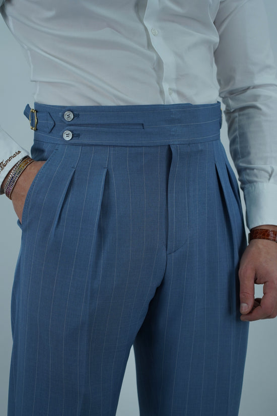 Gurkha biforcato azzurro gessato con fibbie stringenti laterali