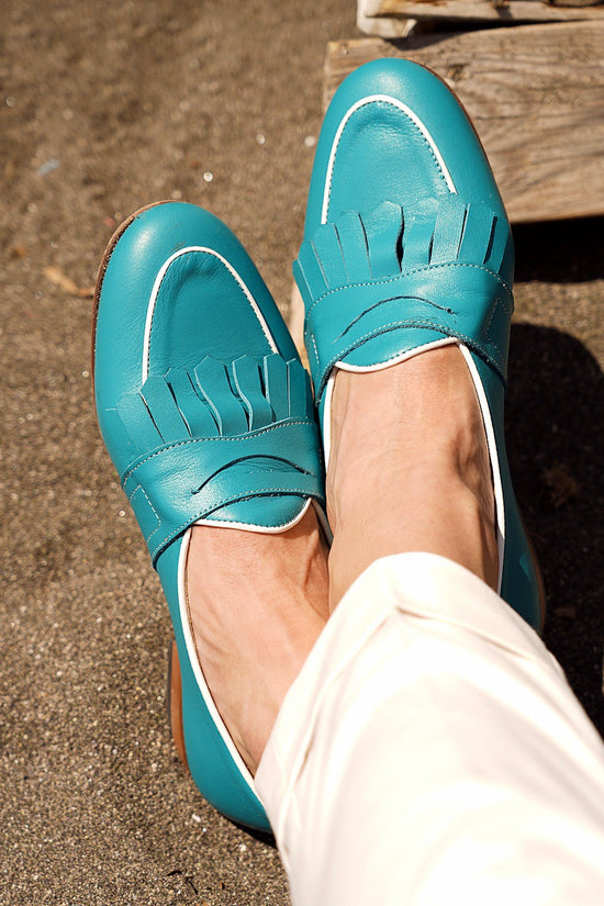 Mocassini con frange turchese