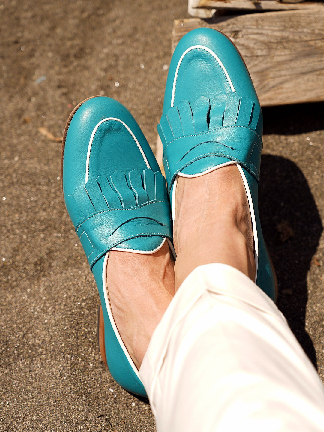 Mocassini con frange turchese