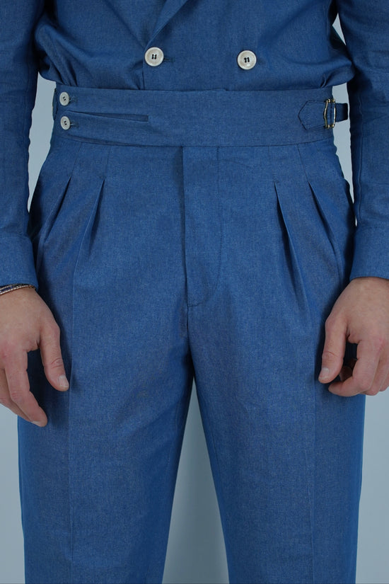 Gurkha biforcato effetto jeans lavaggio chiaro con fibbie stringenti laterali