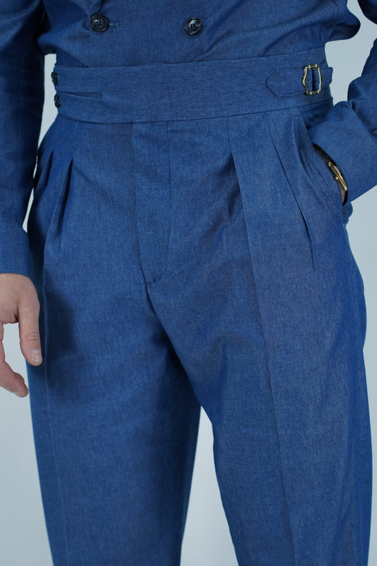 Gurkha biforcato effetto jeans lavaggio scuro con fibbie stringenti laterali