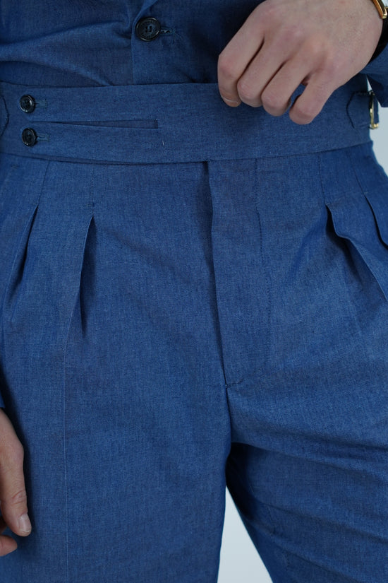 Gurkha biforcato effetto jeans lavaggio scuro con fibbie stringenti laterali