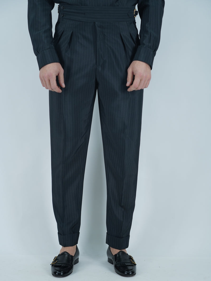 Gurkha biforcato solaro nero con fibbie stringenti laterali