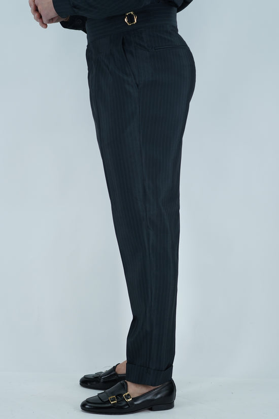 Gurkha biforcato solaro nero con fibbie stringenti laterali