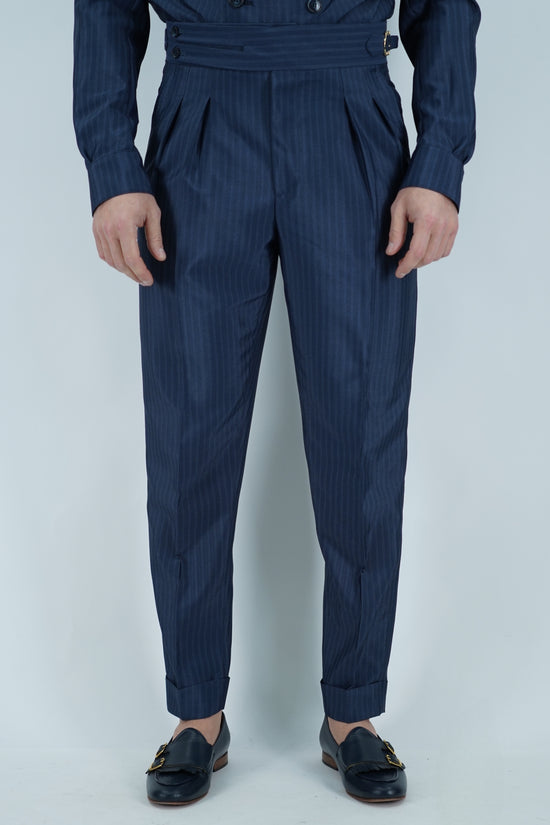 Gurkha biforcato solaro blu con fibbie stringenti laterali
