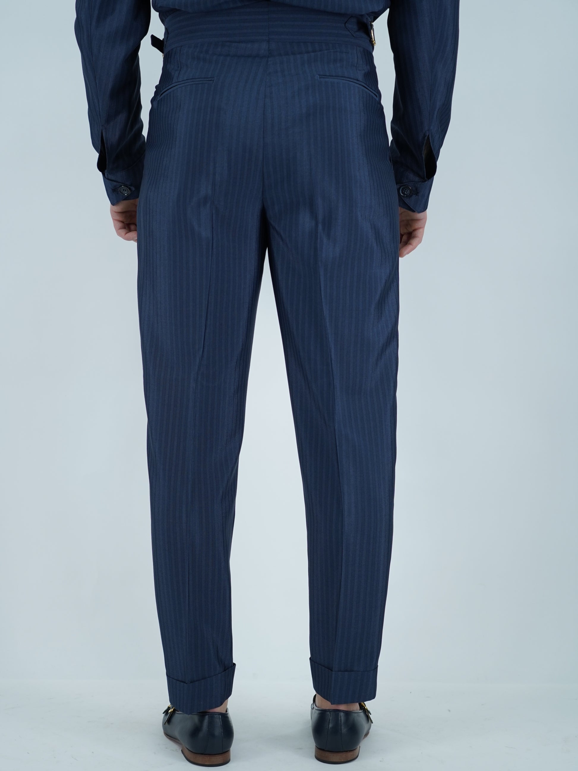 Gurkha biforcato solaro blu con fibbie stringenti laterali