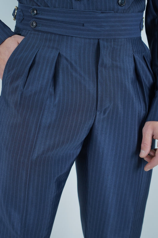 Gurkha biforcato solaro blu con fibbie stringenti laterali