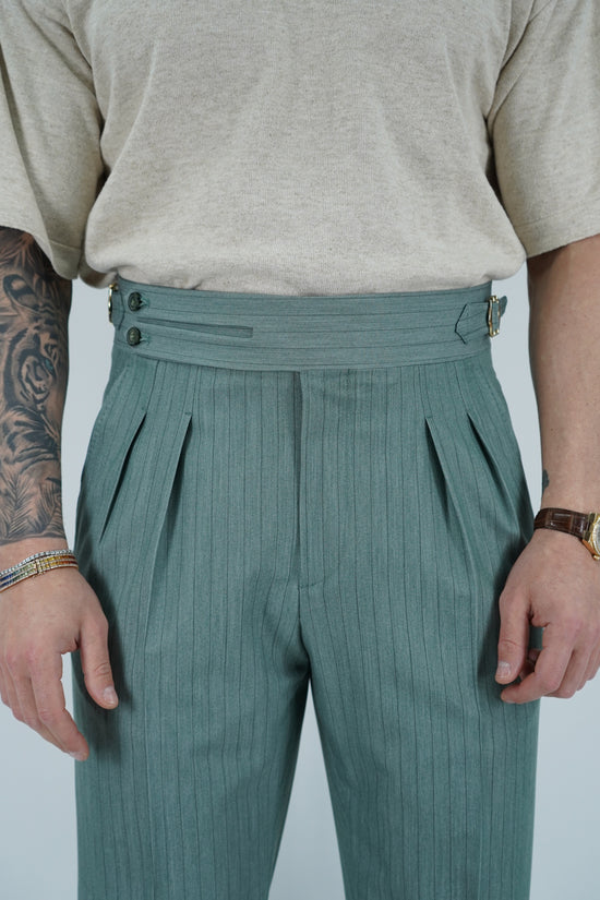 Gurkha biforcato verde gessato con fibbie stringenti laterali