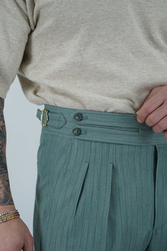 Gurkha biforcato verde gessato con fibbie stringenti laterali