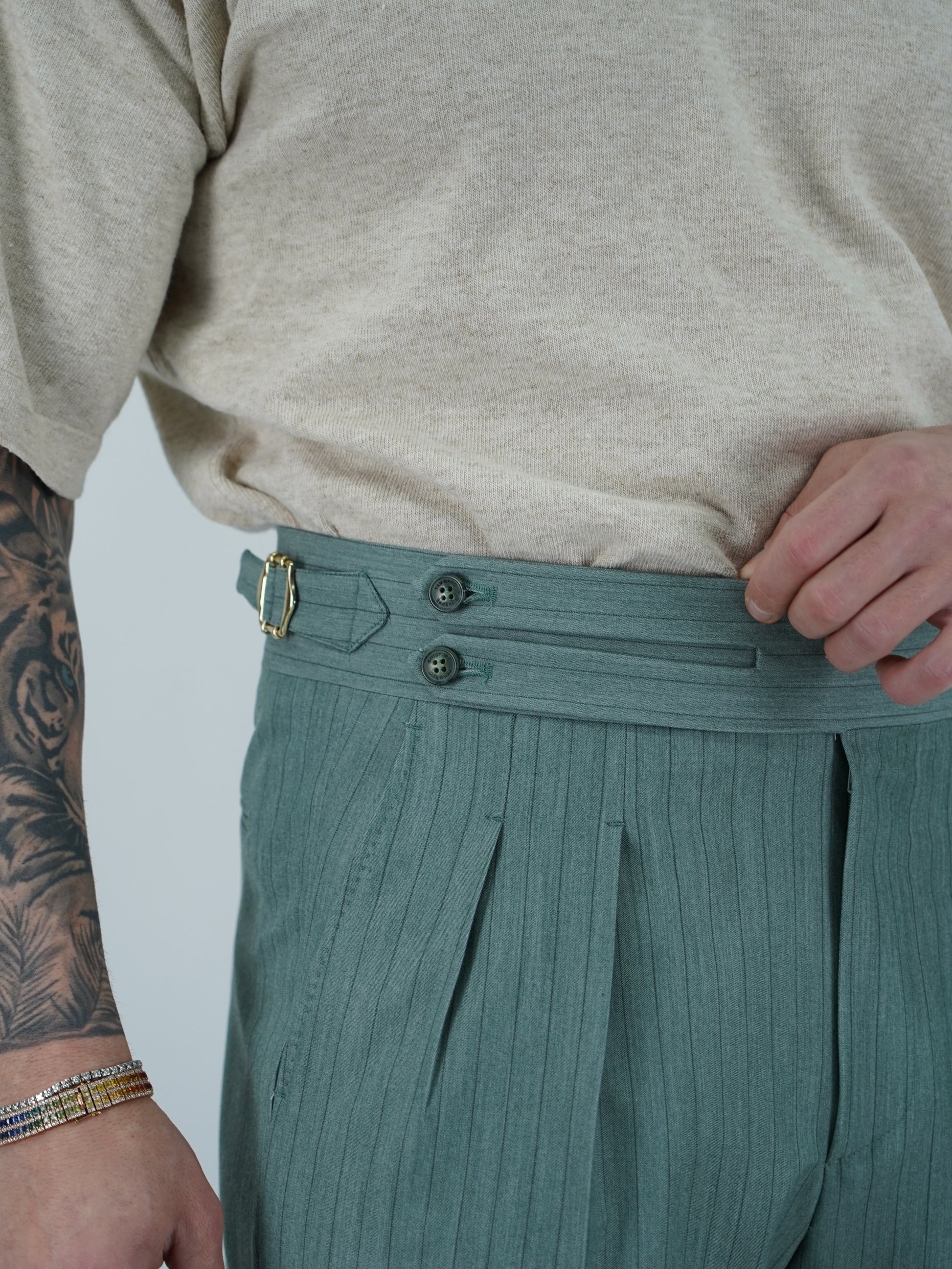 Gurkha biforcato verde gessato con fibbie stringenti laterali