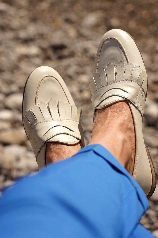 Mocassini con frange panna