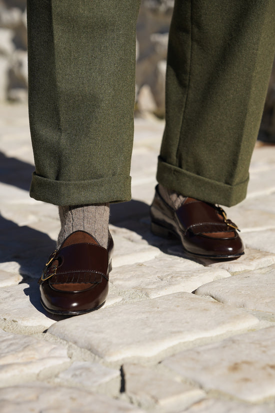 Mocassino doppiafibbia con frange abrasivato e camoscio testa di moro