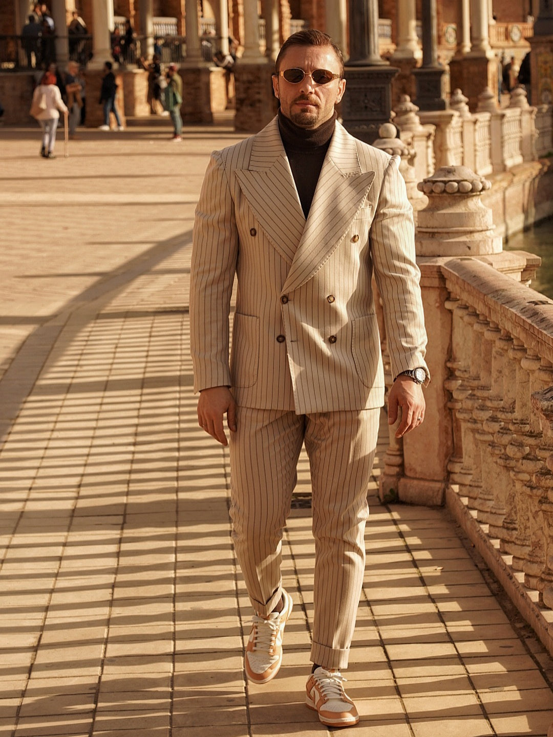 Abito Extensive doppiopetto petto a lancia gessato panna