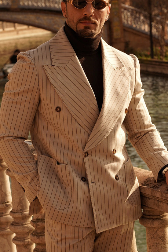 Abito Extensive doppiopetto petto a lancia gessato panna