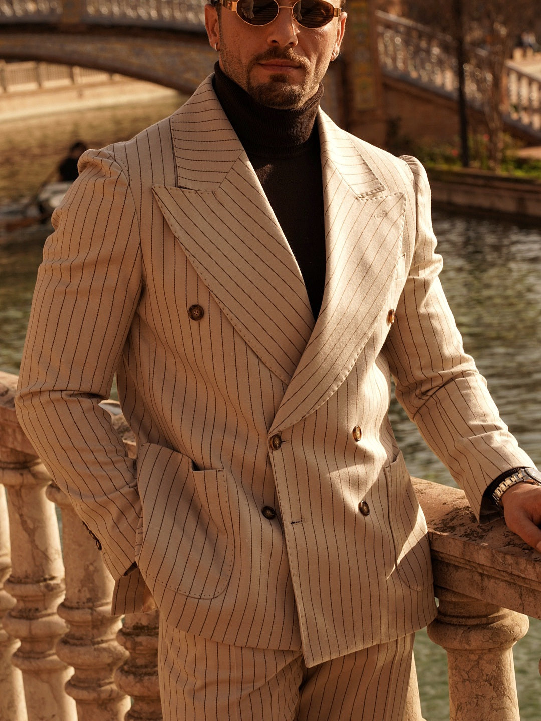 Abito Extensive doppiopetto petto a lancia gessato panna