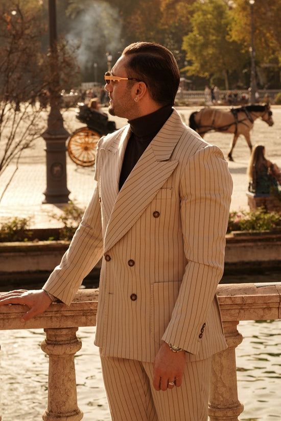 Abito Extensive doppiopetto petto a lancia gessato panna