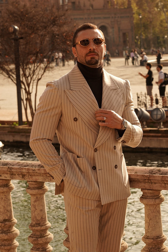 Abito Extensive doppiopetto petto a lancia gessato panna