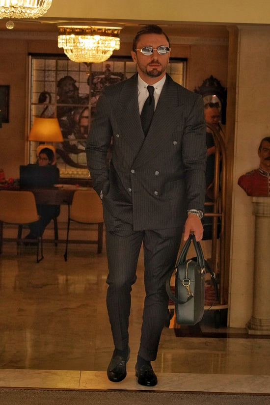 Abito Extensive doppiopetto petto a lancia gessato grigio scuro