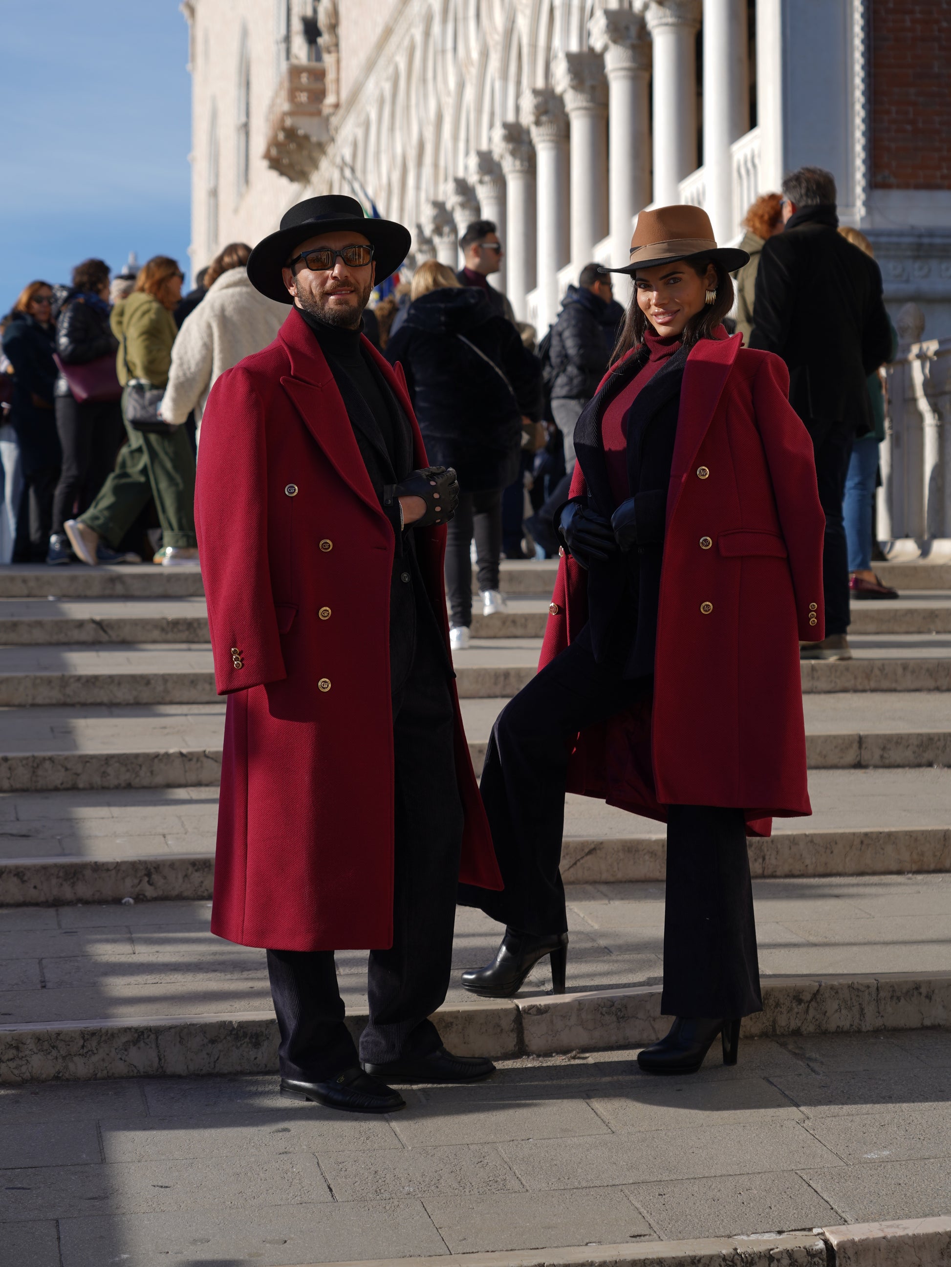 Cappotto Raglan Diagonale Rubino con bottoni oro