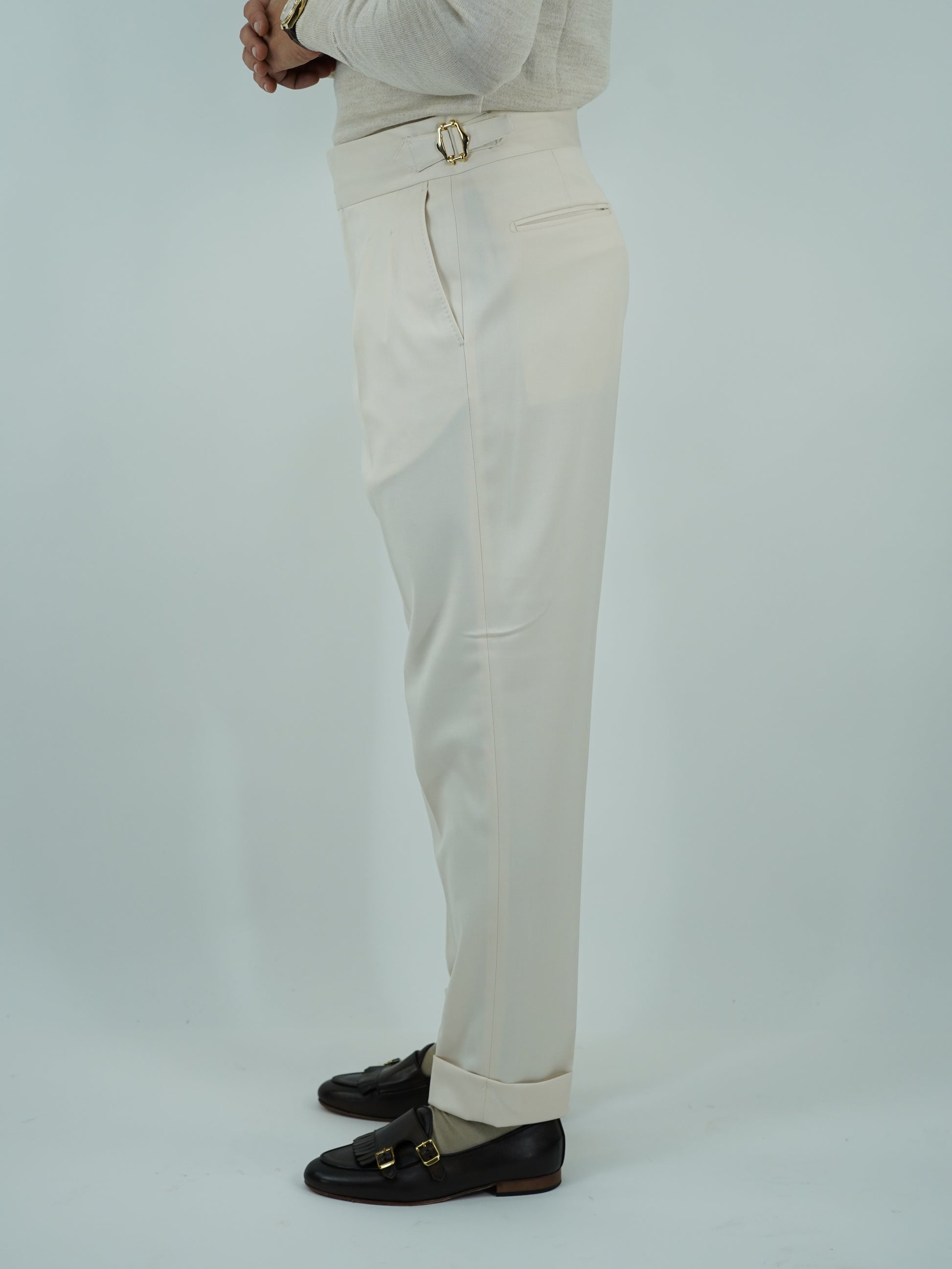 Gurkha panna con bottoni oro e fibbie stringenti laterali