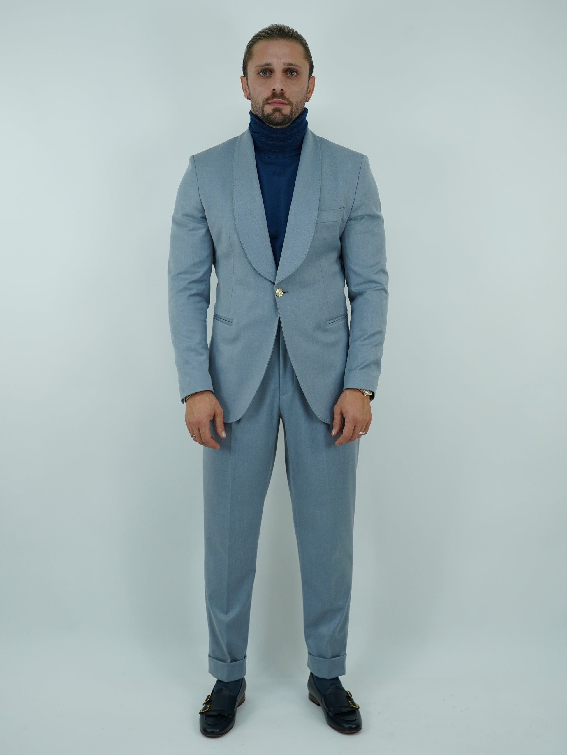 Abito harmonious collo a scialle azzurro polvere con bottoni oro
