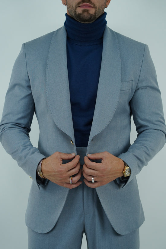 Abito harmonious collo a scialle azzurro polvere con bottoni oro